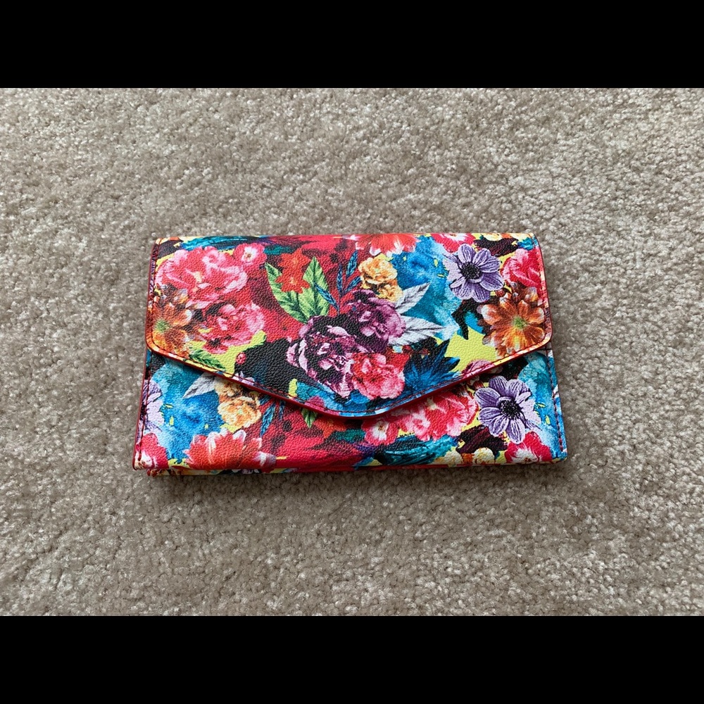 Clutch/Crossbody/Shoulder bag